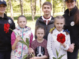 Напередодні літніх канікул криворізькі патрульні провели пізнавальну зустріч із дітьми