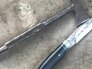 У Кривому Розі правоохоронці затримали місцевого із холодною зброєю