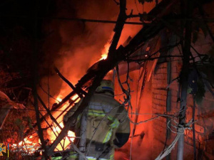 На Дніпропетровщині рятувальники загасили пожежі, які виникли внаслідок обстрілу рф