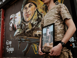 У Кривому Розі з’явився мурал на честь криворіжця, захисника Маріуполя Єгора Біркуна – фото