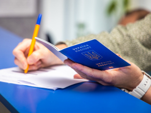 З початку війни у Міграційній службі області оформили понад 93 000 закордонних паспортів