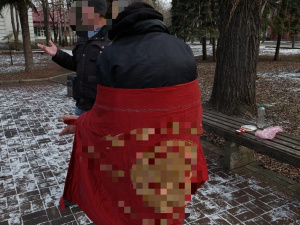 Розгулював містом у кумачі – поліцейські затримали провокатора