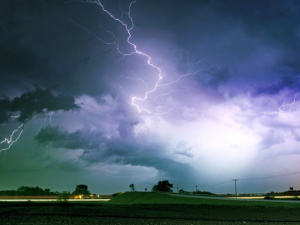 Що треба робити під час негоди, фото ілюстративне 