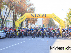 Справні гальма, шолом і звуковий сигнал: поліцейські Кривого Рогу нагадали велосипедистам правила дорожнього руху на двоколісних