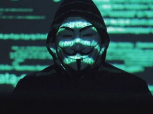 Група Anonymous обіцяє оприлюднити таємниці Путіна та публікує дані Центробанку рф