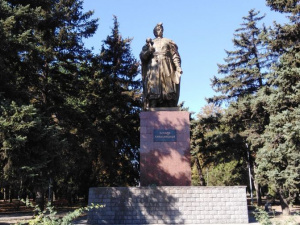 Прямо зараз: церемонія покладення квітів з нагоди Дня Незалежності України