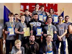 У Кривому Розі відбулись змагання з армрестлінгу