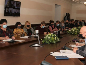 Весняне прибирання: у Кривому Розі  тривають роботи з благоустрою