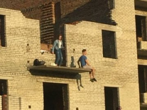 Ігри на недобудовах, фото з відкритих джерел 