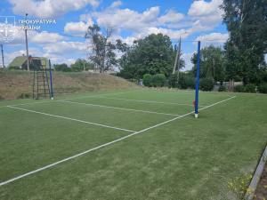 Спортмайданчик за мільйон: ремонт ліцею у Кривому Розі привернув увагу правоохоронців
