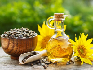 В українських супермаркетах змінились ціни на соняшникову олію – яка вартість