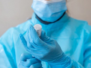 На Дніпропетровщині вакцинували від коронавірусу майже п’ять тисяч мешканців віком 65+