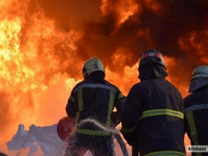 У Кривому Розі палала багаповерхівка: що відомо про постраждалих 