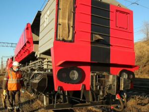 На Інгулецькому ГЗК відновлюють парк залізничного транспорту