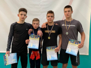 Криворізькі спортсмени посіли призові місця на чемпіонаті області з греко-римської боротьби