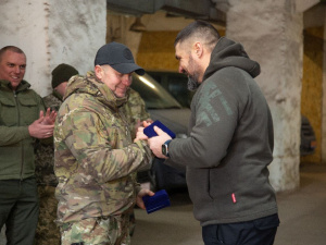 Відзнаки захисникам, фото пресслужби Криворізької РВА