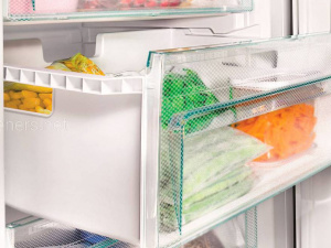 Які продукти в жодному разі не можна класти в морозилку – перелік