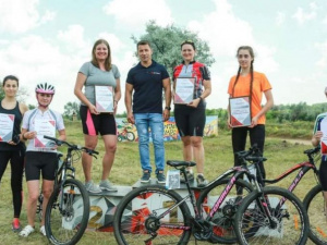 Победители велогонки XC Eliminator Ingulets получили современные велосипеды