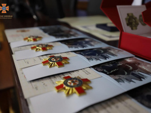 Рятувальники Дніпропетровщини отримали відзнаки за мужність і героїзм: хто з криворіжців отримав нагороди