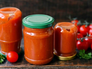 Домашній кетчуп з помідорів та яблук: простий рецепт