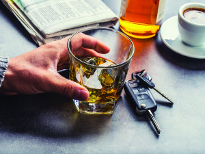 "Хильнув" чарку і сів за кермо: у поліції попереджають про наслідки