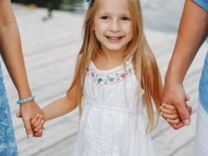 Сиріт на Дніпропетровщині стало менше: протягом 2021 року всиновили 118 дітей