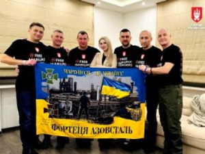 Власна оселя для захисника: оборонець Маріуполя Дмитро Морозов отримав квартиру від “Серця Азовсталі”