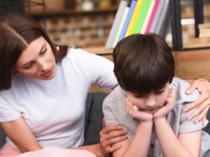 «Мінування» шкіл у Кривому Розі: як розмовляти про це із дітьми?