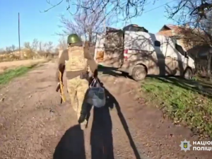 Евакуація під загрозою обстрілів: група «Білі янголи» продовжують рятувати літніх людей на Дніпропетровщині