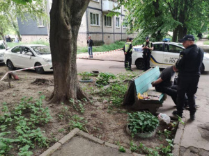 Вбив знайомого ножем у шию: у Кривому Розі правоохоронці затримали підозрюваного