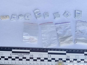 У Кривому Розі правоохоронці затримали чотирьох містян за незаконне зберігання наркотиків
