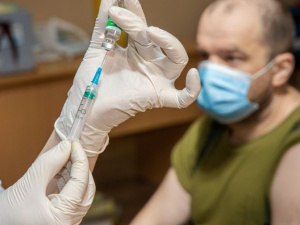 Медичні бригади Дніпропетровщини  вакцинують від COVID-19 військовослужбовців