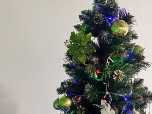 Як безпечно встановити ялинку: поради від рятувальників