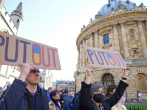 Українські біженці отримають право на безкоштовне навчання в Оксфорді