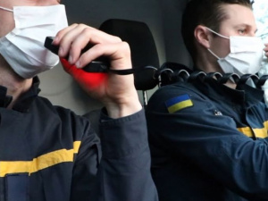 В Інгулецькому районі рятувальники допомогли транспортувати хвору жінку