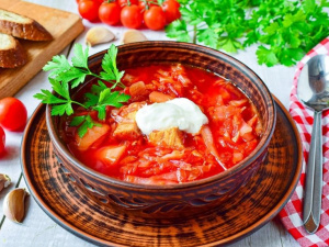 Скільки українцям доведеться викласти грошей за борщовий набір продуктів: «Індекс борщу» зріс