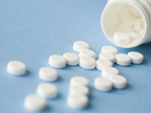 Лікування від COVID-19: в Україну прибула партія противірусних препаратів