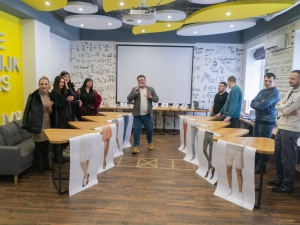 Чоловіча логіка проти жіночої інтуїції:  у Кривому Розі молодь ГЗК позмагалася в ігровому шоу