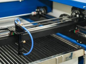 Школи Дніпропетровщини отримують нове обладнання для кабінетів та STEM-лабораторій