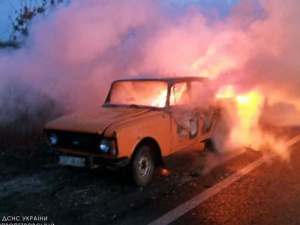 У Криворізькому районі горів легковий автомобіль
