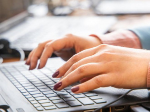 Як отримати безоплатні консультації щодо виплат, пільг, субсидій, нарахування пенсії, допомоги переселенцям - контакти