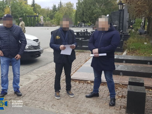 Не давали дозвіл на поховання, якщо не отримали хабар: СБУ викрила чиновників Дніпропетровщини