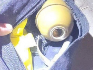 У Тернівському районі правоохоронці затримали двох чоловіків зі зброєю