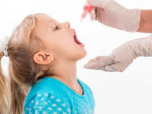 Поліомієліт поширюється в Україні. Чим це небезпечно?