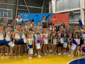 Фото зі сторінки відділення стрибків на батуті та акробатичній доріжці ДЮСШ № 1 у соціальній мережі Facebook.