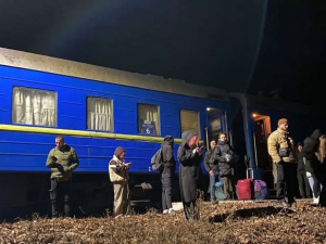 Евакуація з потяга серед ночі: що варто покласти криворіжцям у валізу під час подорожі - ПОРАДИ