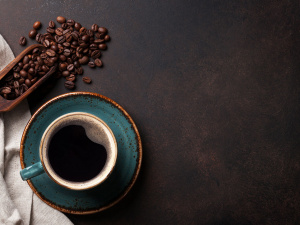 Горнятко кави з зернами - фото з відкритих джерел