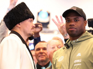 Олександр Усик знову на рингу, фото з відкритих джерел 