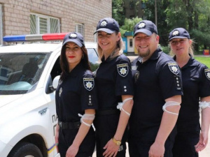Патрульні Кривого Рогу долучилися до акції «Здай кров – врятуй життя!»