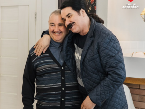  Оборонець Маріуполя Петро Хижняк отримав квартиру по програмі «Вдома»: на новосілля завітав Павло Зібров 